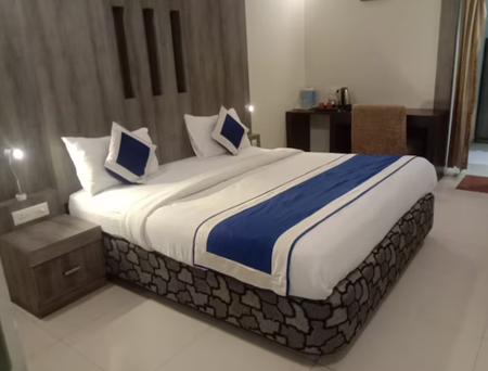 1 x Club Room 